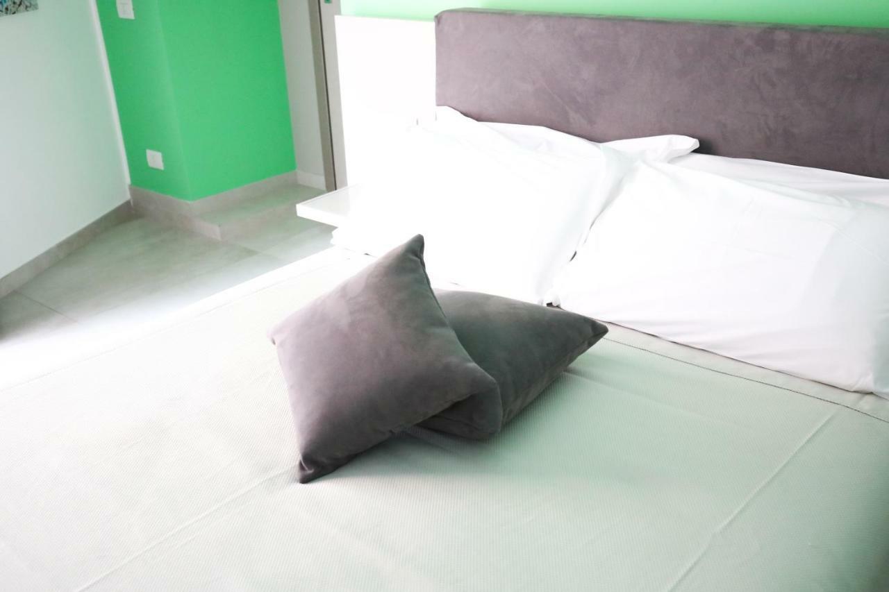 Toledo 16 Luxury Suites Наполи Екстериор снимка