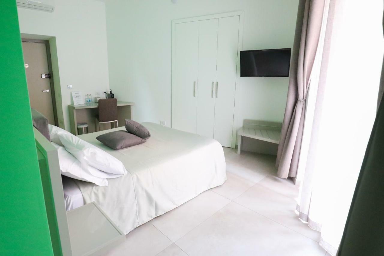 Toledo 16 Luxury Suites Наполи Екстериор снимка